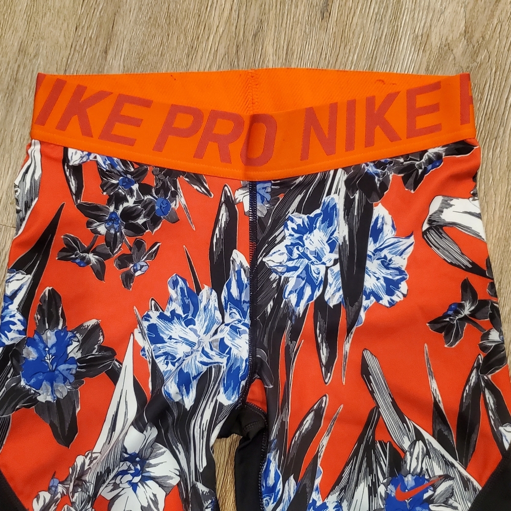 Nike Pro - image 2